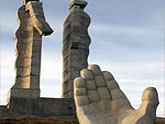 Памятник армяно-турецкой дружбе распилят надвое. 