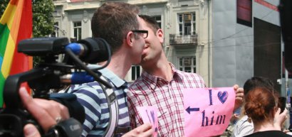 "Православные родители" напали на гей-парад. 27209.jpeg