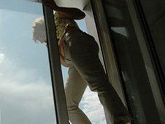 В Тбилиси выпала из окна молодая девушка. 23224.jpeg