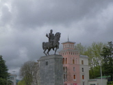Лейбористы возмущены переносом памятника царю Грузии. 