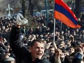 Армянское правительство заседает под охраной полиции. 23751.jpeg