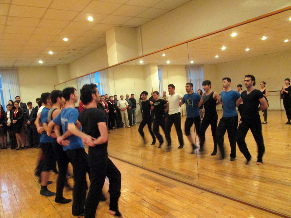 Карабах: азербайджанцы, грузины, иранцы - на первый, второй рассчитайся! Танцы тоже позитивно влияют на налаживание отношений. Mountine Karabach