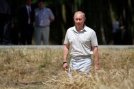 Владимир Путин вышел в поле 