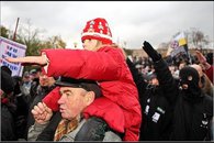Русский марш: от креста до свастики 